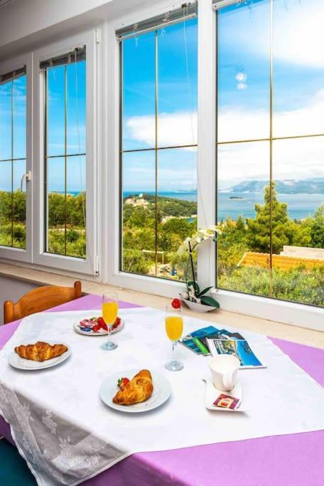 Tonina With A Stunning View Huoneisto